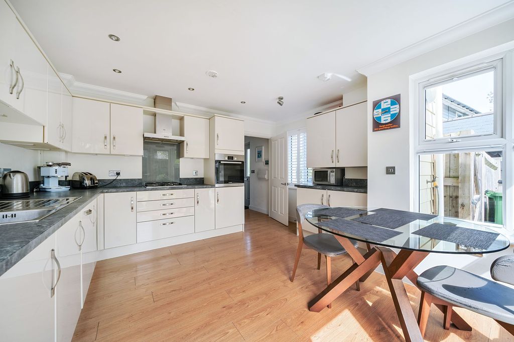 Property photo 2 of 12 Kitchen/Diner
