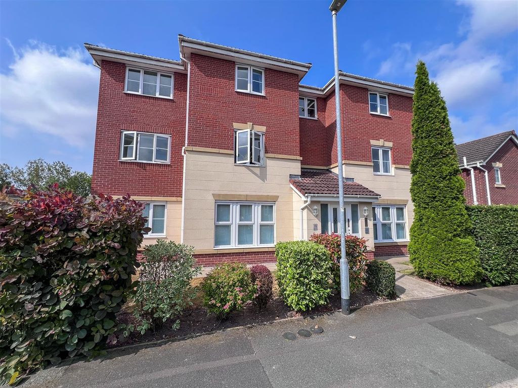 Property photo 1 of 17 Frontage