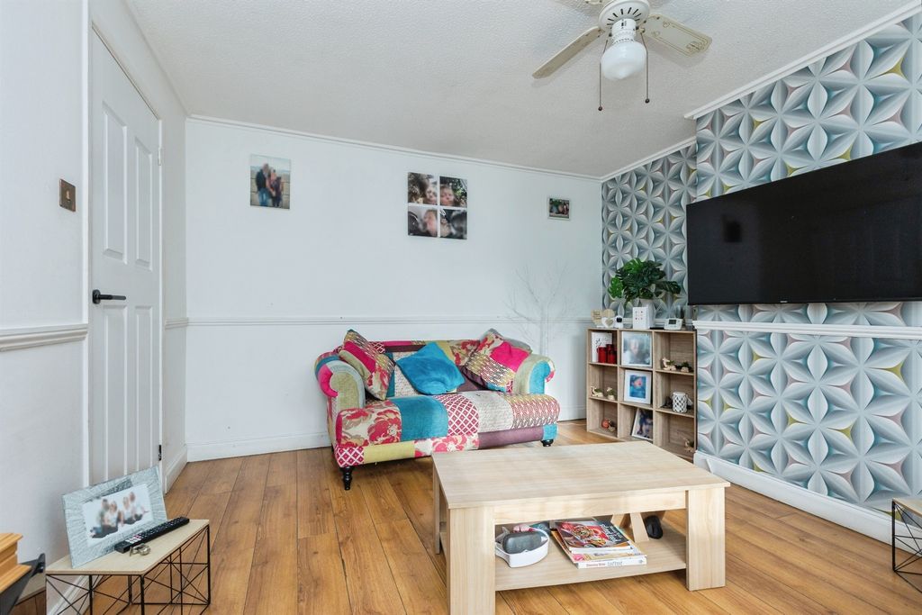 Property photo 3 of 19