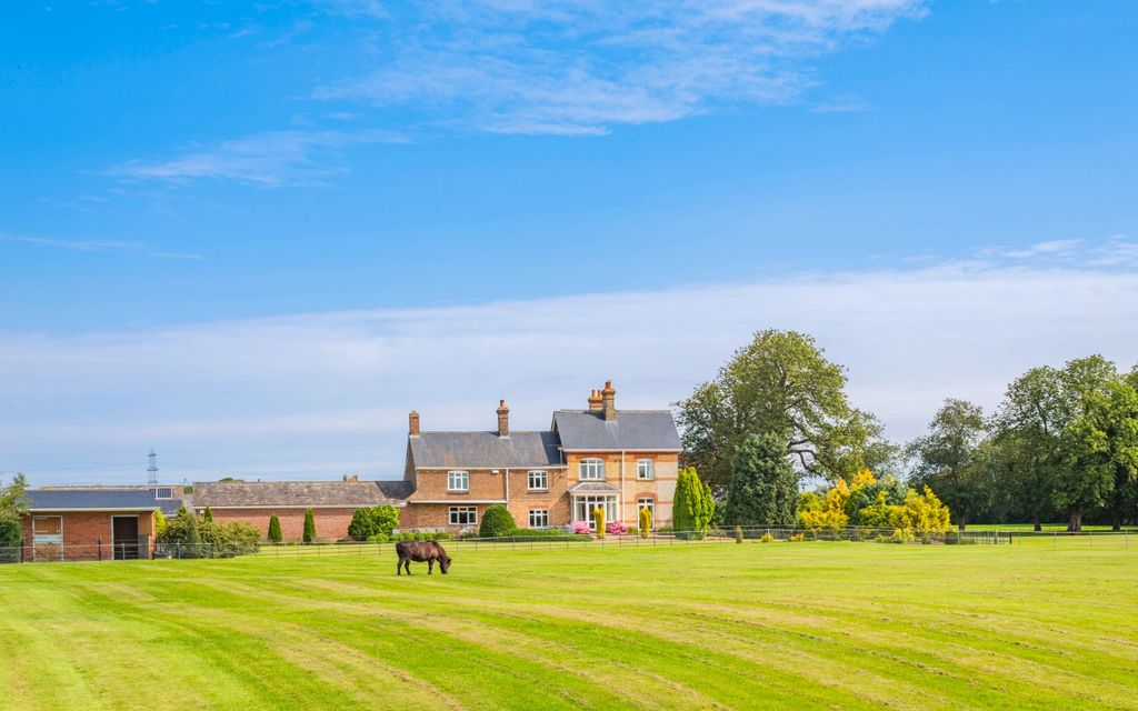 Property photo 3 of 28 Stud Farm House