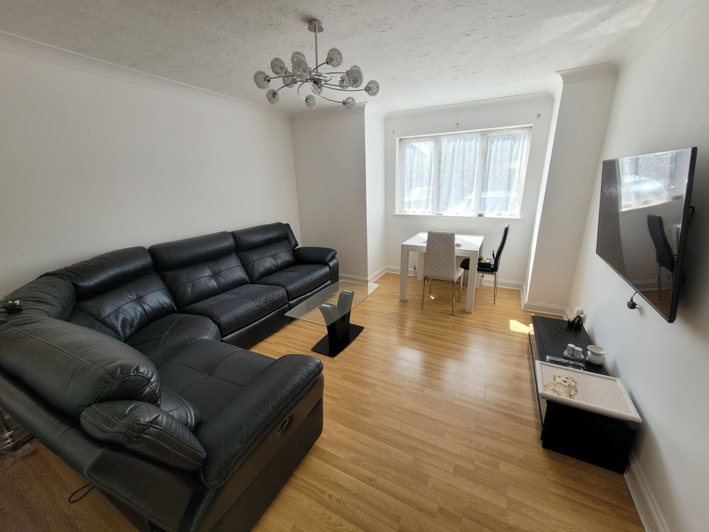Property photo 2 of 6