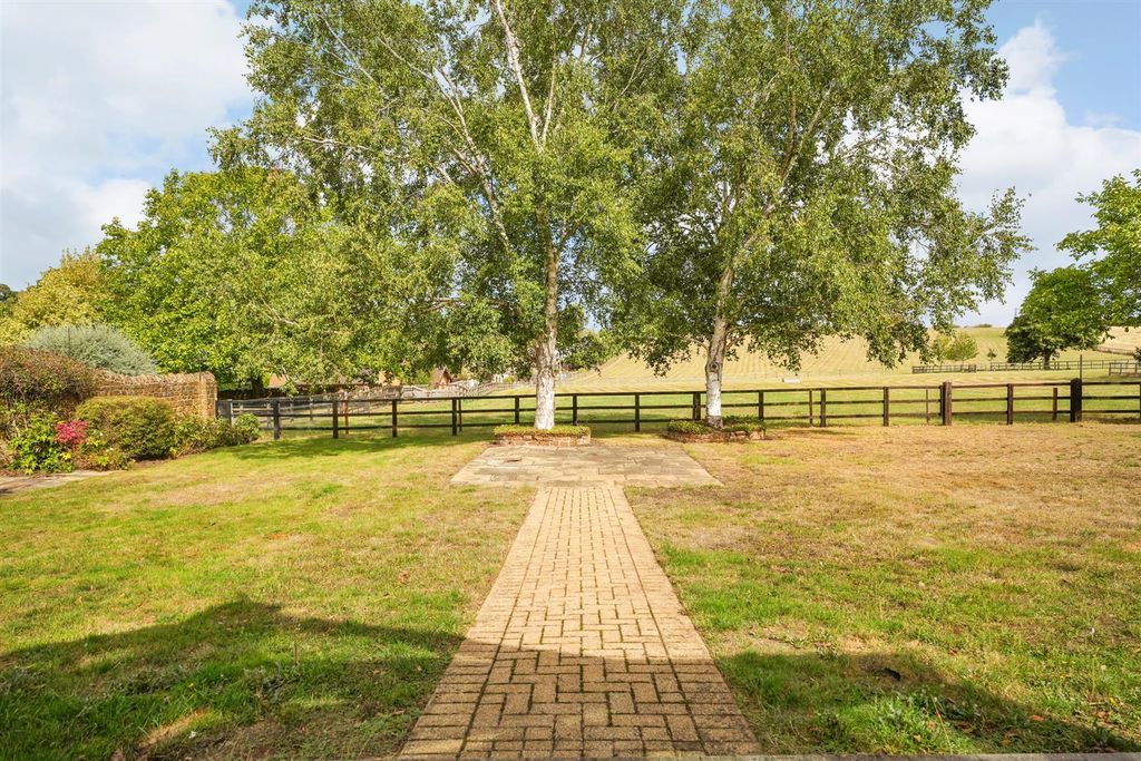 Property photo 3 of 40