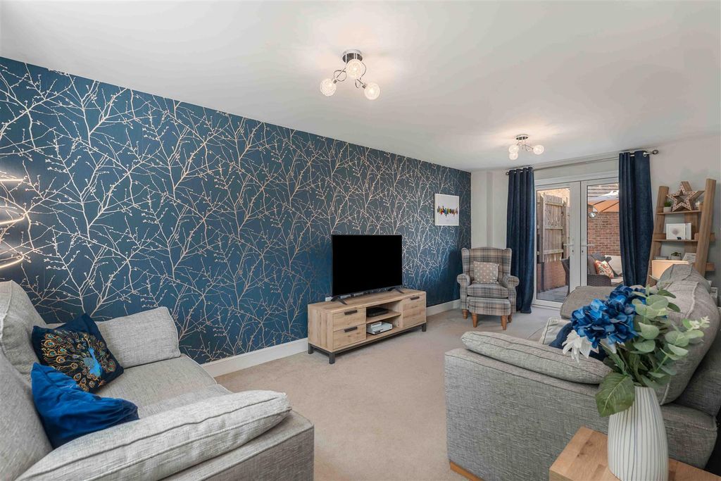 Property photo 3 of 21 14 Greville Road, Banbury-4.Jpg