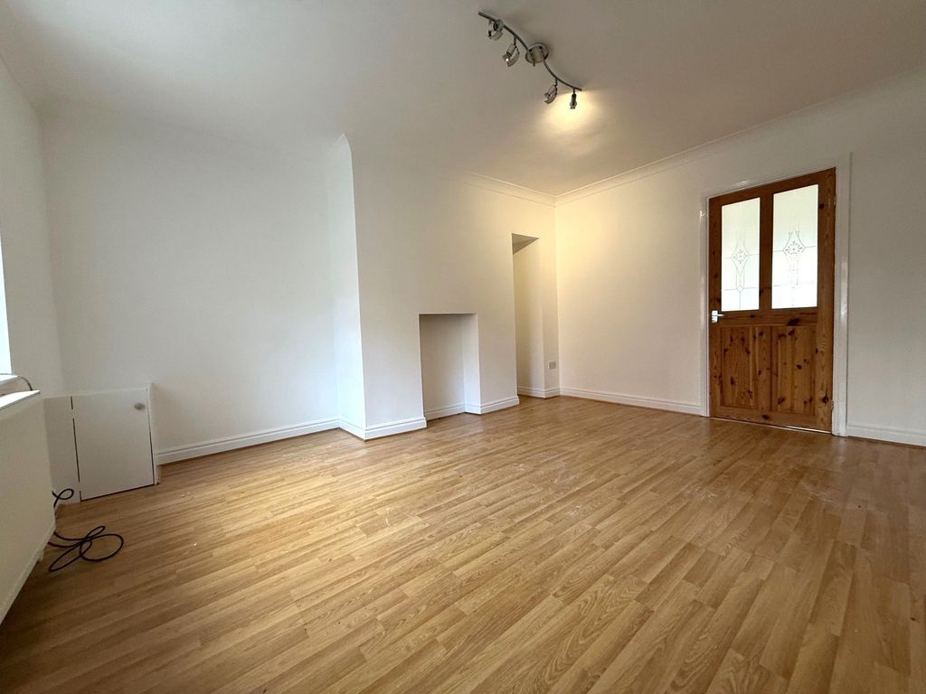 Property photo 2 of 12 Photograph 2