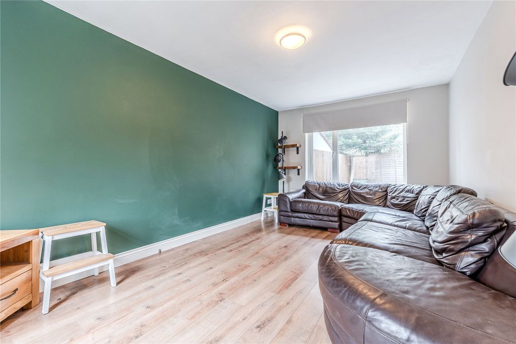 Property photo 2 of 13 Lounge