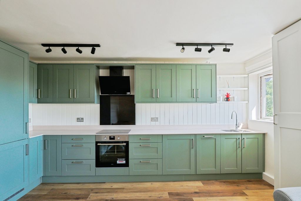 Property photo 2 of 10 Pbox-Img.Jpg