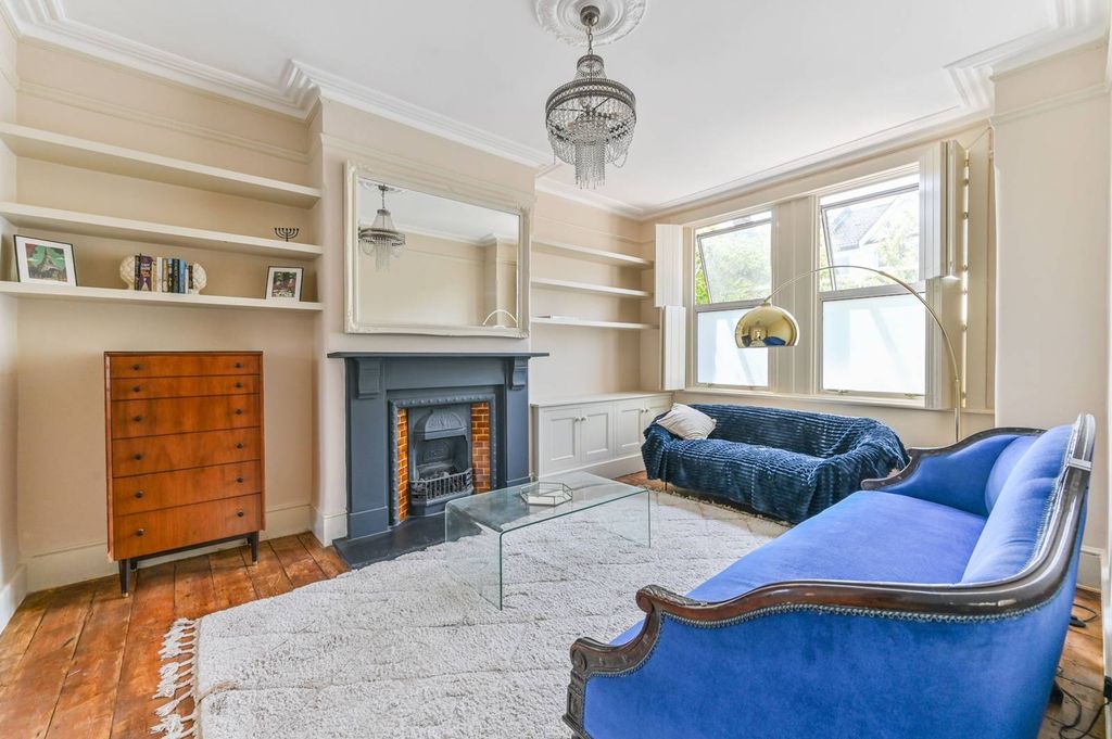 Property photo 2 of 25