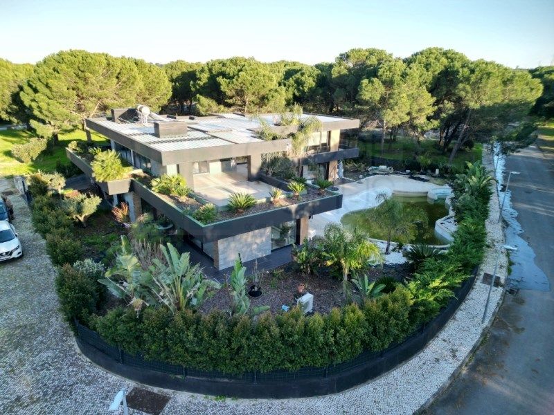 Property photo 2 of 93