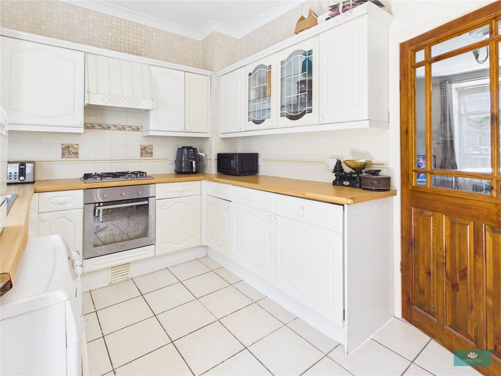 Property photo 3 of 17 Picture No. 09