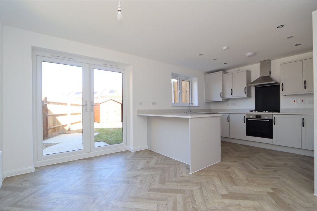 Property photo 2 of 17 Picture No. 04