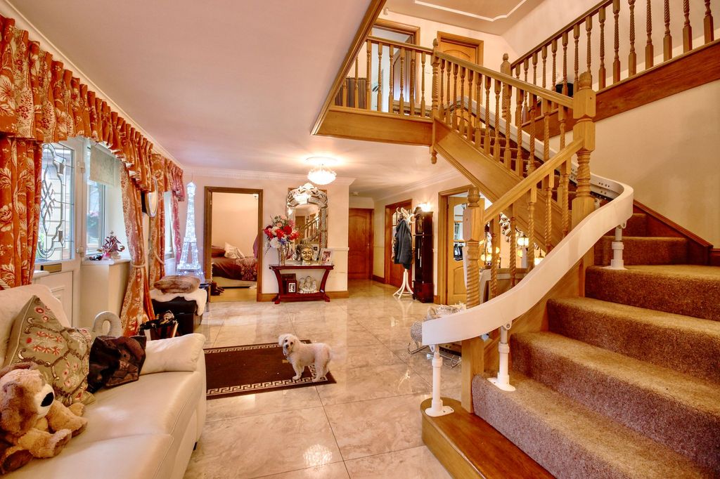 Property photo 3 of 73