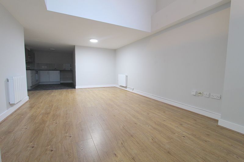 Property photo 3 of 10 Photo 6