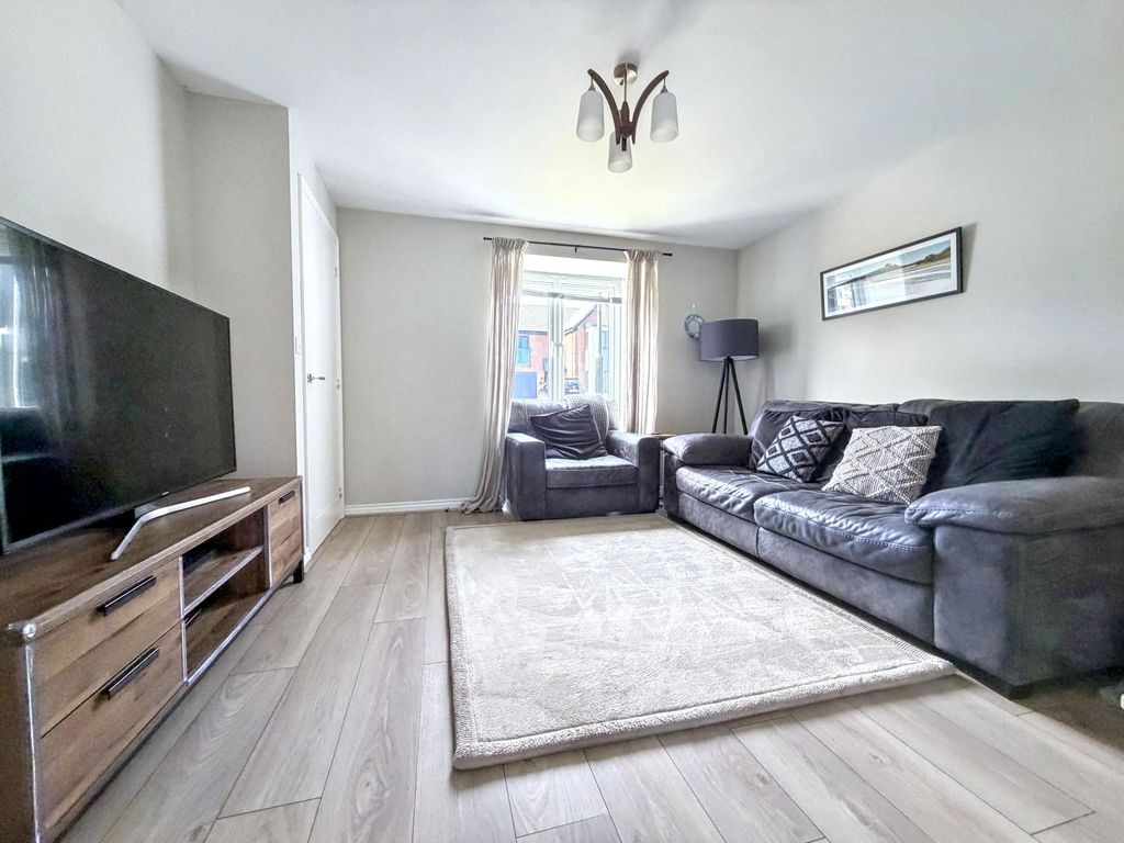 Property photo 2 of 21