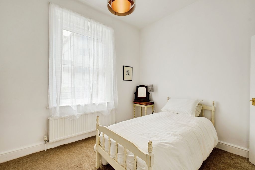 Property photo 3 of 17 Photo