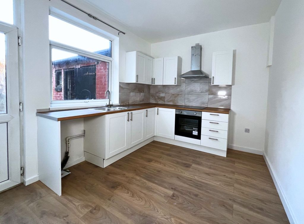 Property photo 1 of 17 44 Charles Street, Castleford Ings, Castleford, Wf10 4Dz