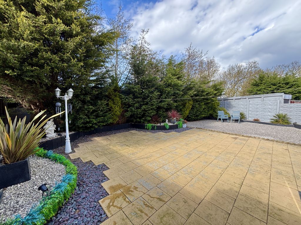 Property photo 3 of 28