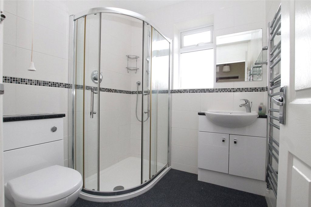Property photo 3 of 8 Bathroom
