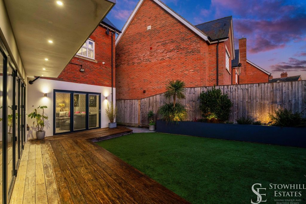 Property photo 2 of 26 Garden