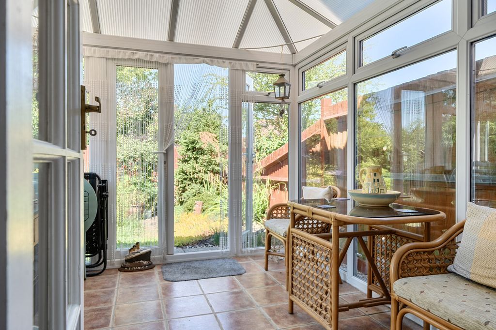 Property photo 3 of 20 Conservatory