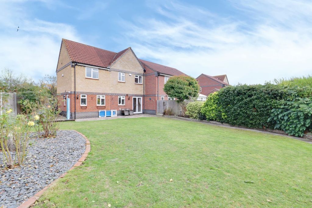 Property photo 2 of 24