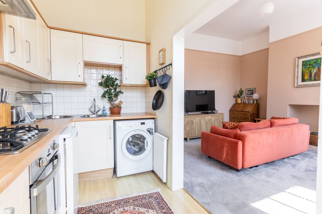 Property photo 3 of 12