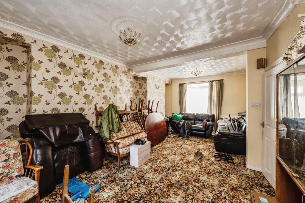 Property photo 3 of 19 Pbox-Img.Jpg