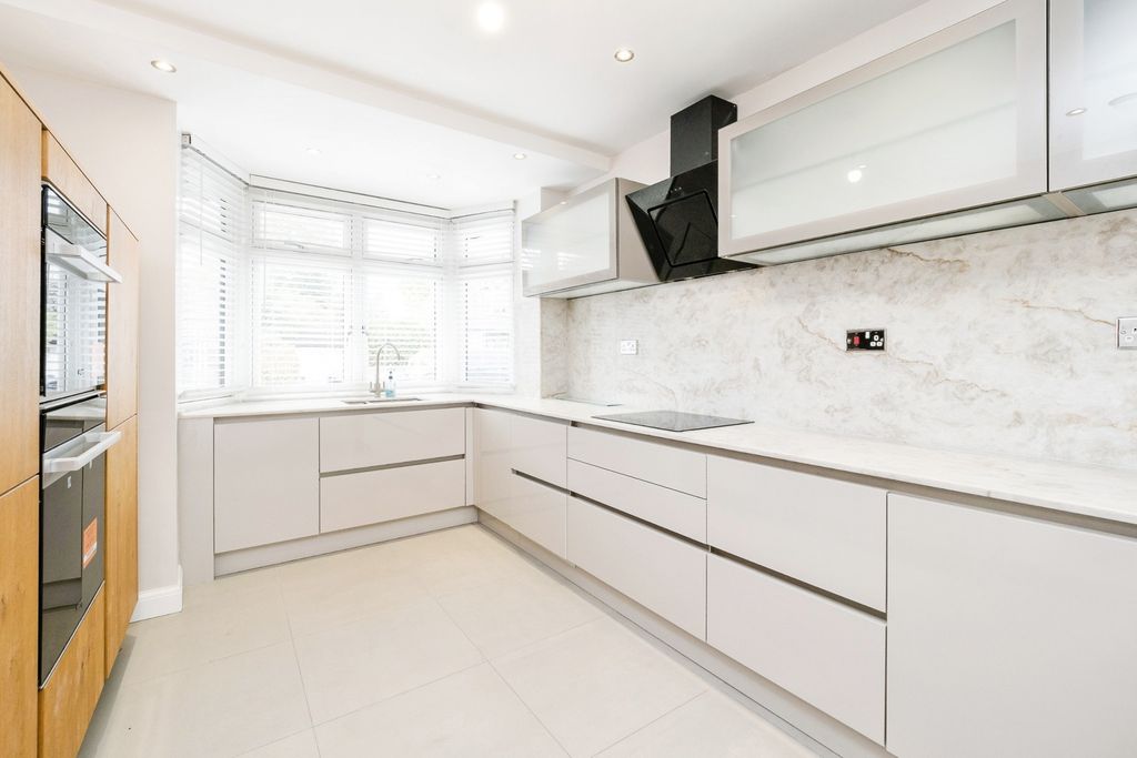 Property photo 3 of 29 Pbox-Img.Jpg