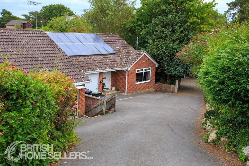 Property photo 2 of 26 Picture No. 54