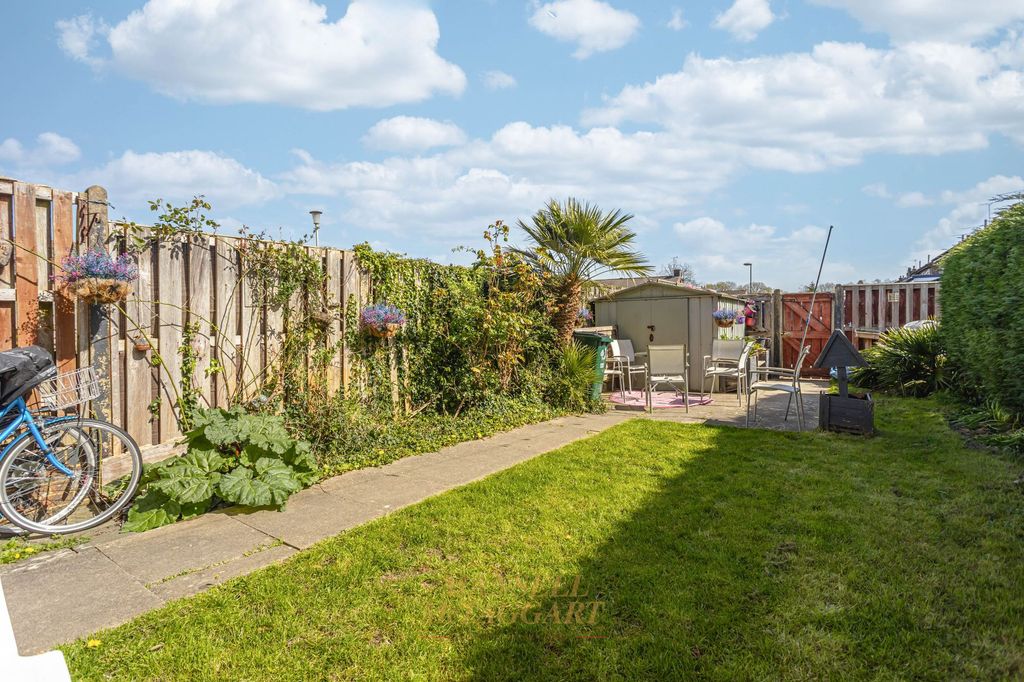 Property photo 3 of 20