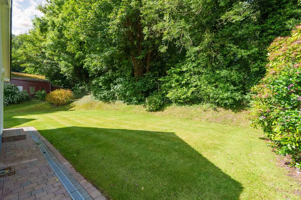 Property photo 3 of 27