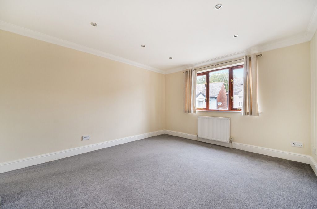 Property photo 3 of 12 1364957-7-68E658c...