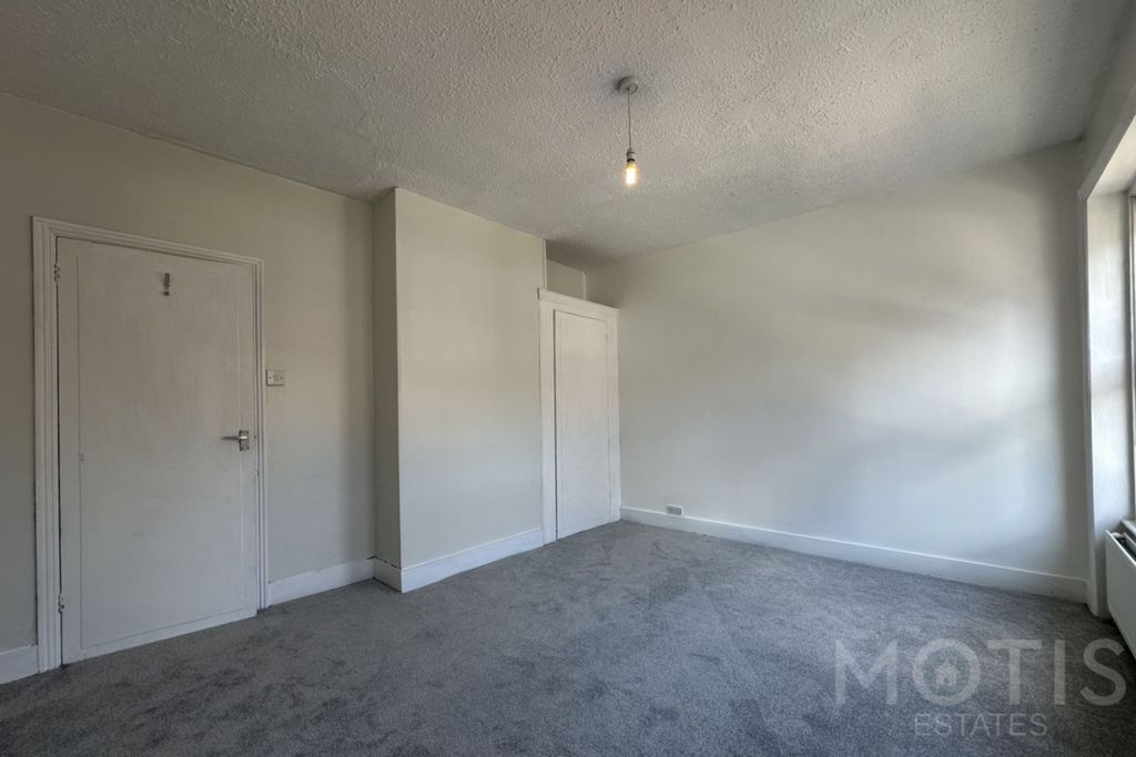 Property photo 3 of 15 Photo 2