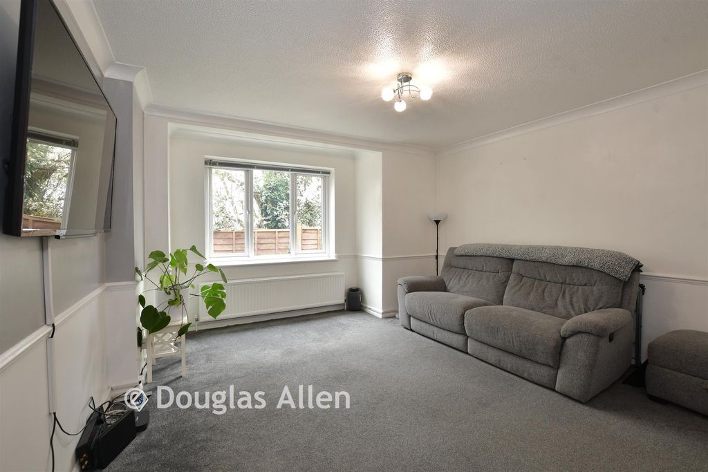 Property photo 3 of 8 Living Room