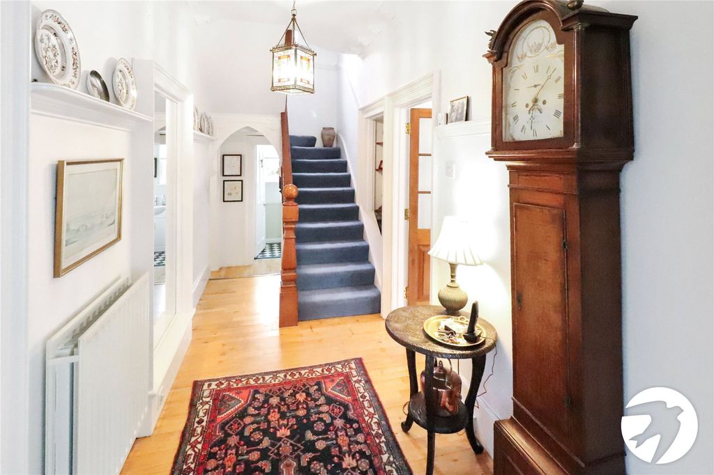 Property photo 2 of 29 Picture No. 19