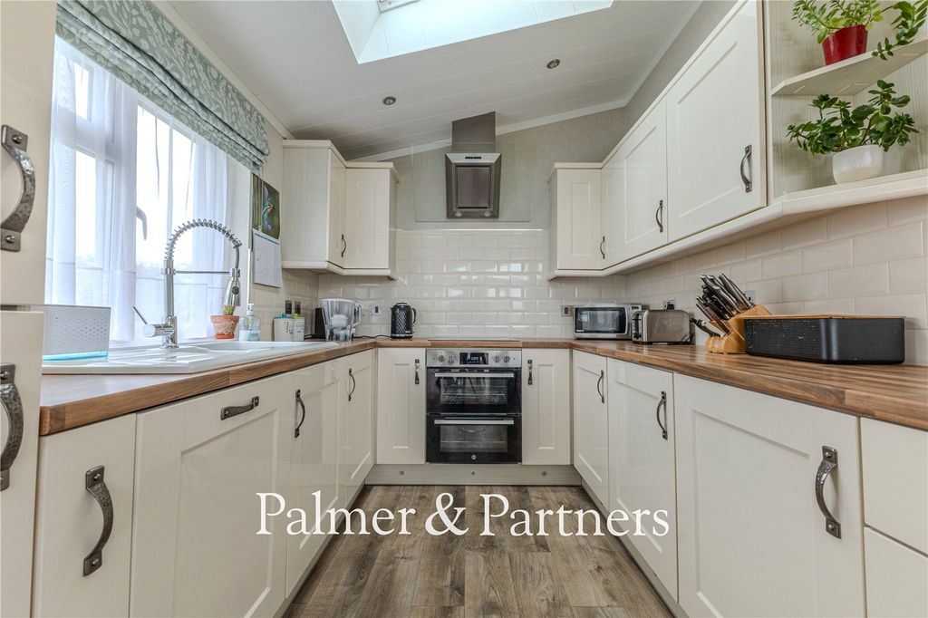 Property photo 3 of 18 Picture No. 05