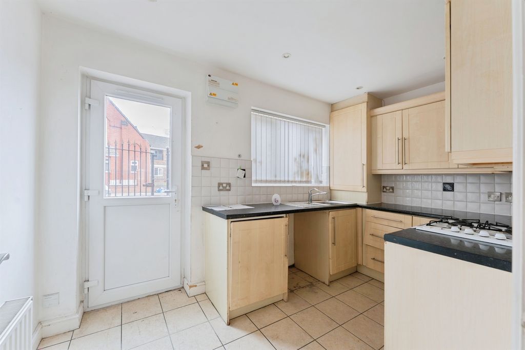 Property photo 3 of 16