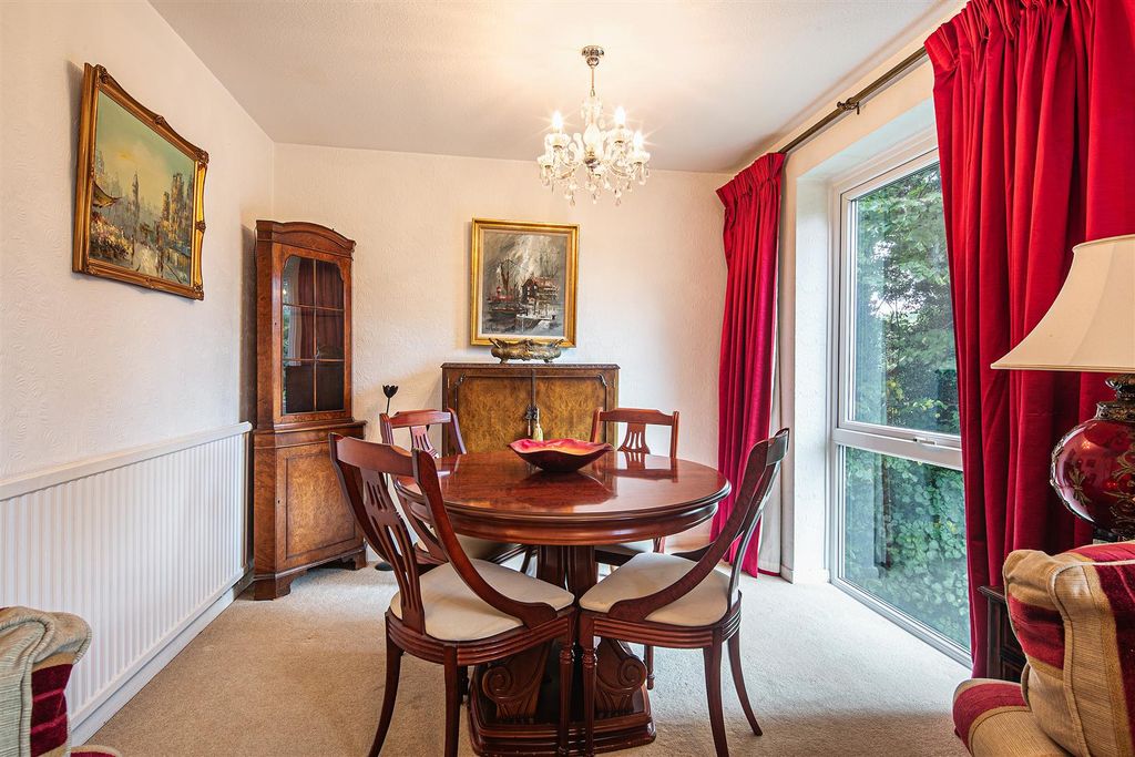 Property photo 3 of 14 Dining Room