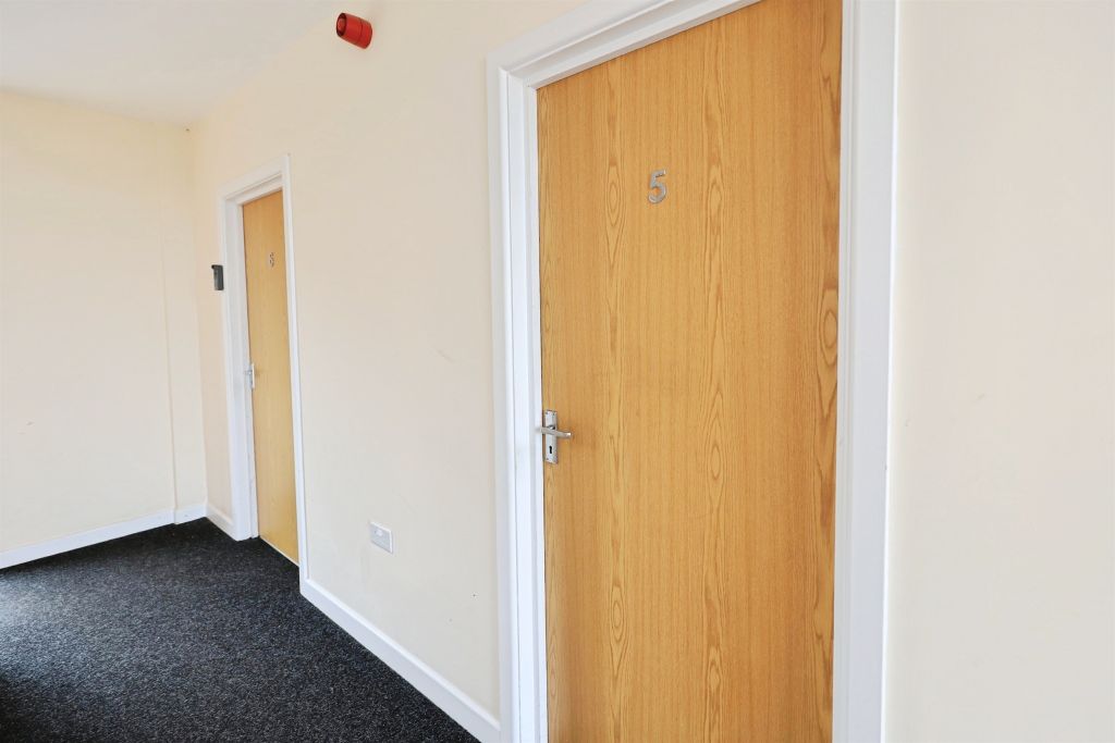 Property photo 2 of 36