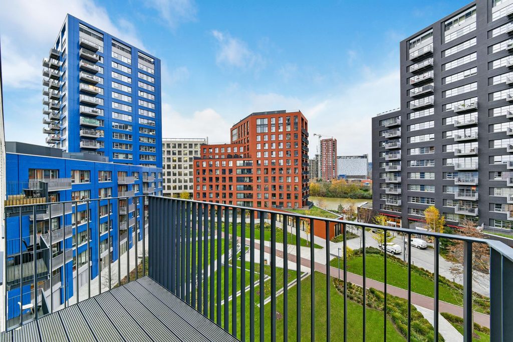 Property photo 3 of 19