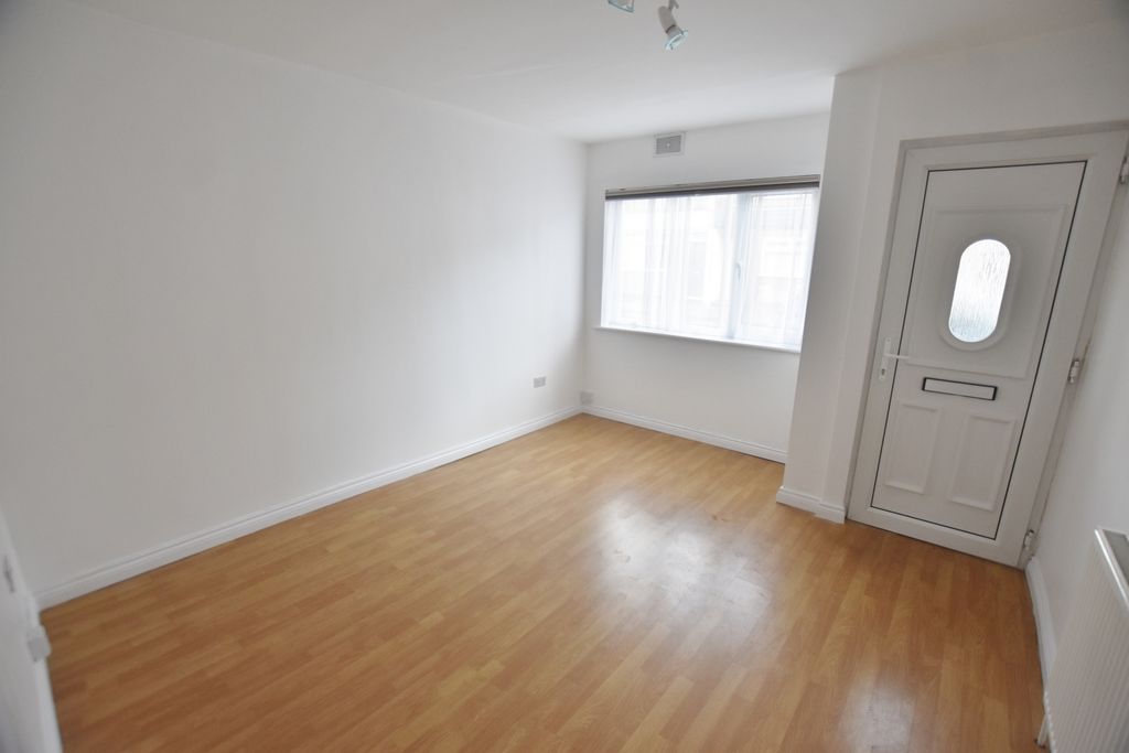 Property photo 2 of 10 Living Room