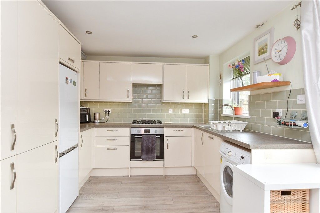 Property photo 3 of 12 Kitchen