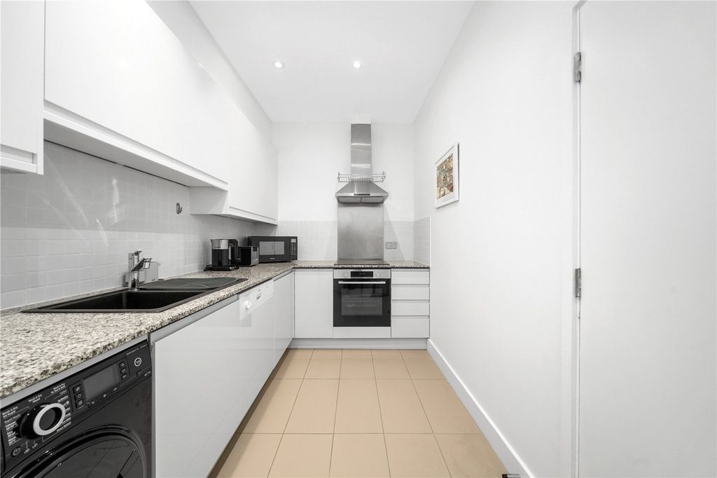 Property photo 2 of 21 Picture No. 28