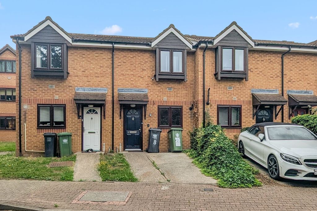 Property photo 1 of 14 8 Pool Court, Catford, London,  Se6 3Jq