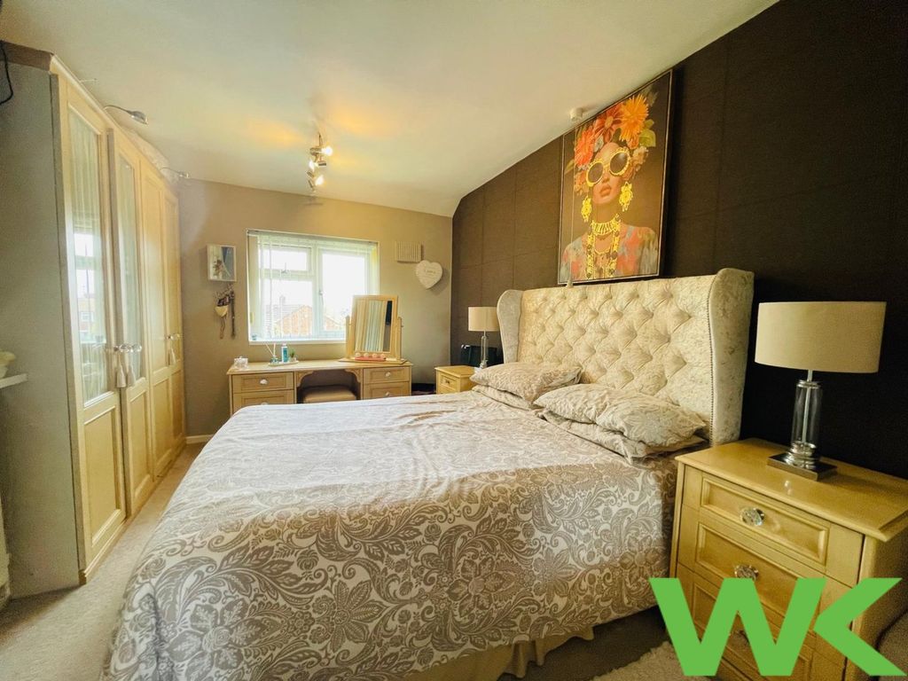 Property photo 3 of 9 Bedroom 1