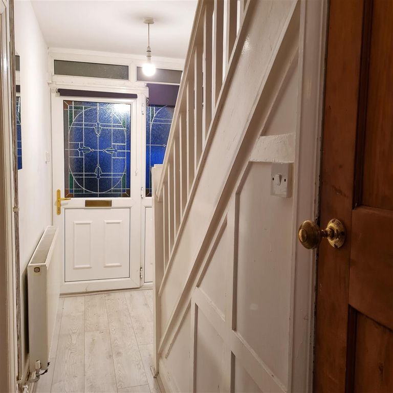 Property photo 2 of 10 Hall.Jpg