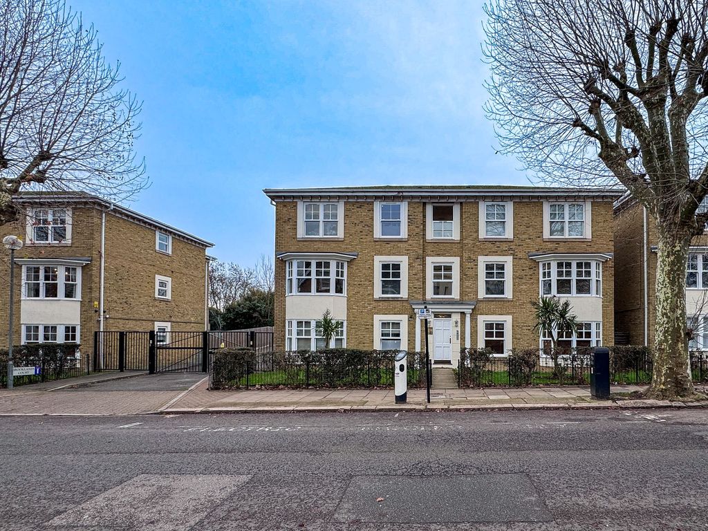 Property photo 3 of 11