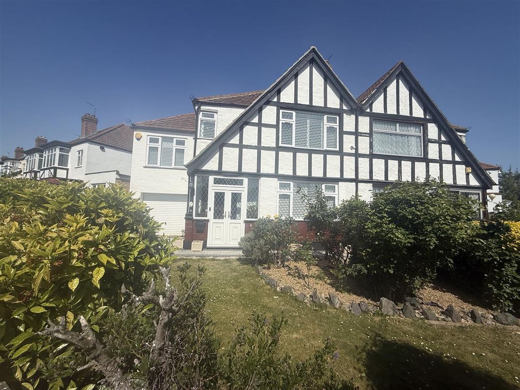 Property photo 1 of 13 External