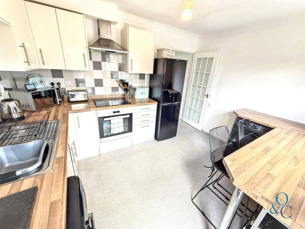 Property photo 2 of 11 Picture No. 13