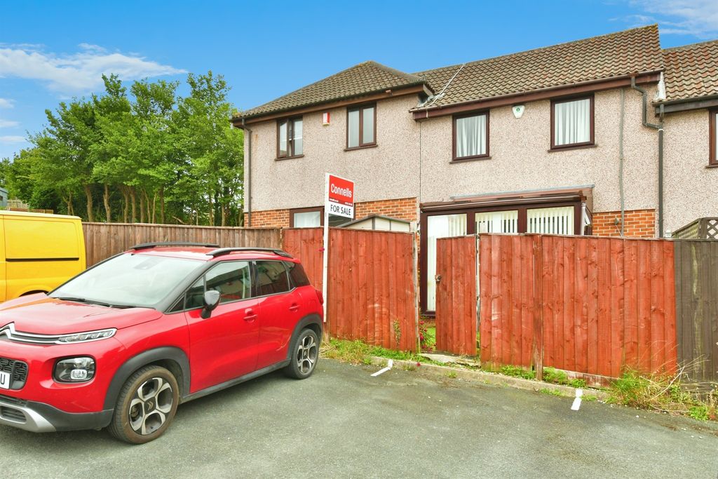 Property photo 3 of 18