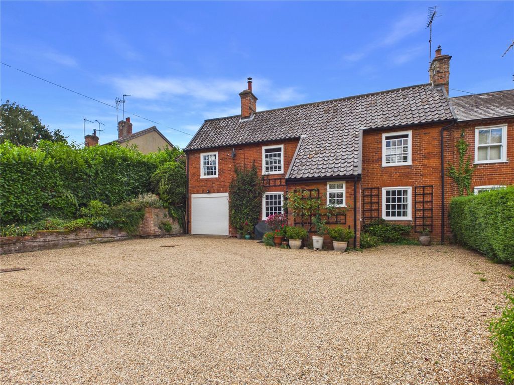 Property photo 1 of 19 Picture No. 01